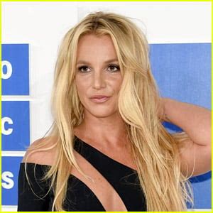 nude pics of brittney spears|Britney Spears Poses Fully Nude on Instagram